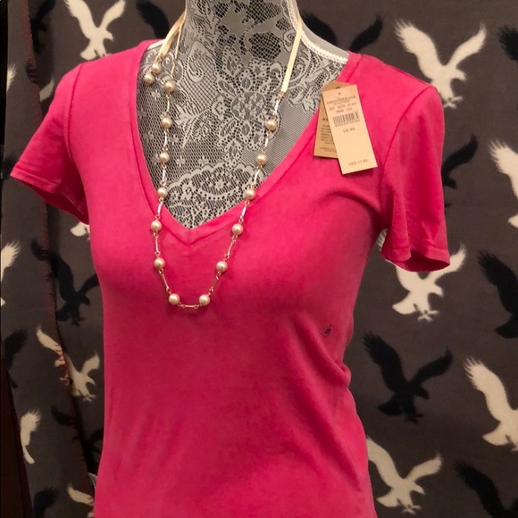 American Eagle Outfitters Tops - American eagle t shirt